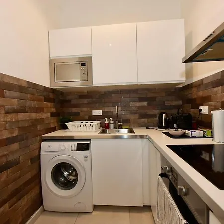 Near Deak Ferenc Square Apartment Budapest
