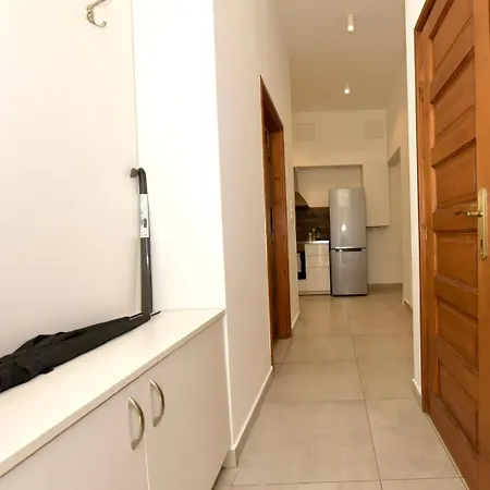 Apartment Near Deak Ferenc Square