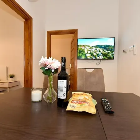 Apartment Near Deak Ferenc Square